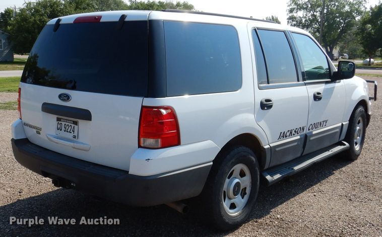 image for item IQ9735 2004 Ford Expedition  SUV