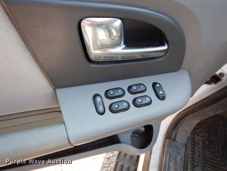 image for item IQ9735 2004 Ford Expedition  SUV