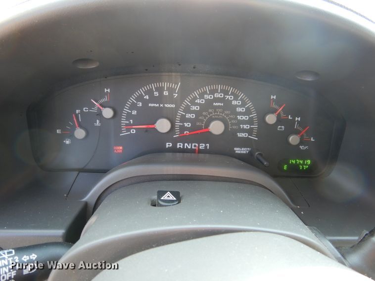 image for item IQ9735 2004 Ford Expedition  SUV