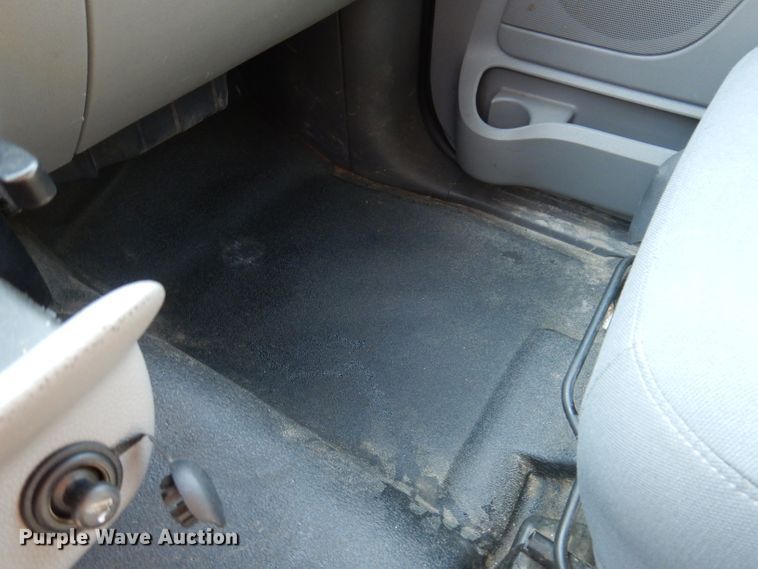 image for item IQ9735 2004 Ford Expedition  SUV