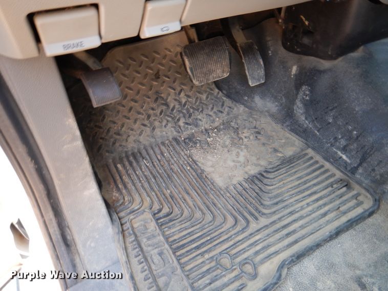 image for item IQ9735 2004 Ford Expedition  SUV