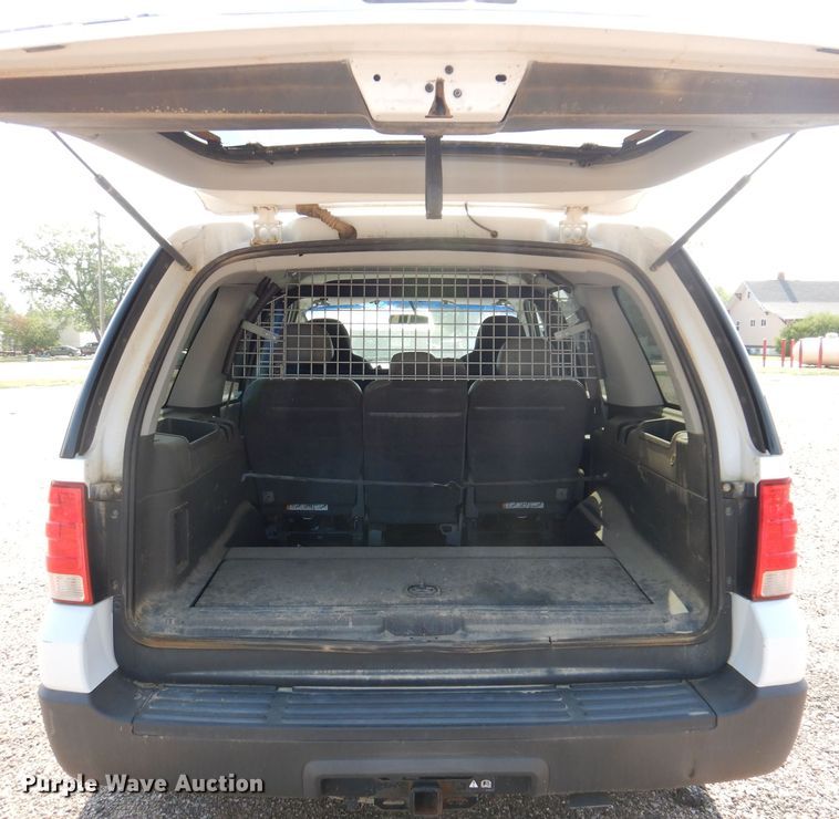 image for item IQ9735 2004 Ford Expedition  SUV