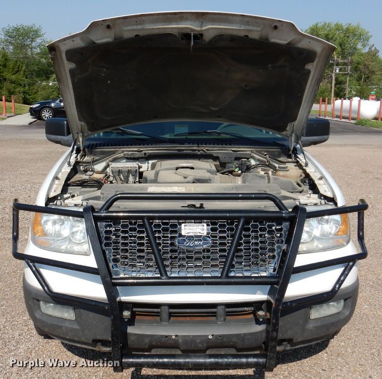 image for item IQ9735 2004 Ford Expedition  SUV
