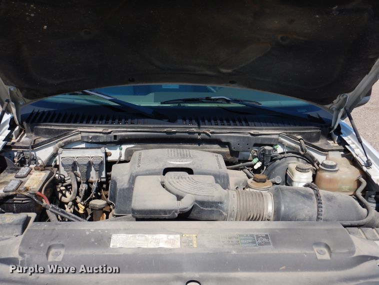 image for item IQ9735 2004 Ford Expedition  SUV