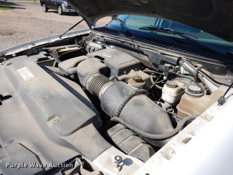 image for item IQ9735 2004 Ford Expedition  SUV