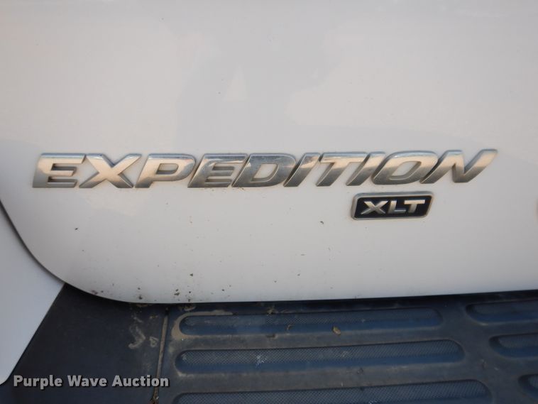 image for item IQ9735 2004 Ford Expedition  SUV