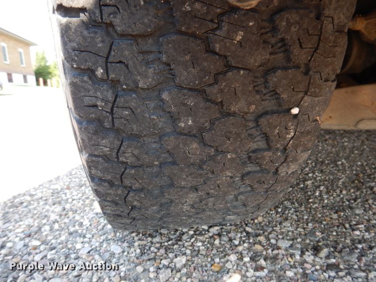 image for item IQ9735 2004 Ford Expedition  SUV