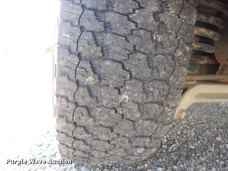 image for item IQ9735 2004 Ford Expedition  SUV