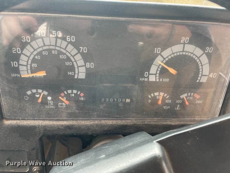 image for item IR9539 1996 Chevrolet C7500  school bus