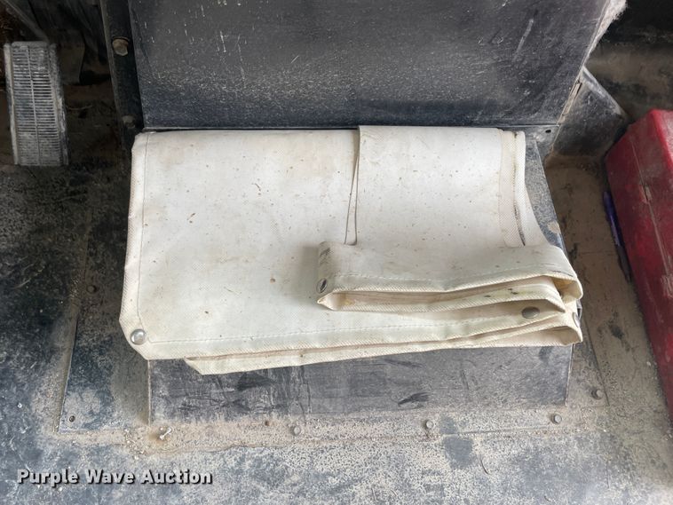 image for item IR9539 1996 Chevrolet C7500  school bus