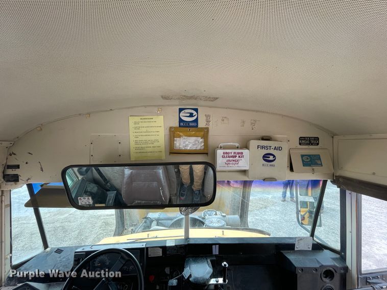 image for item IR9539 1996 Chevrolet C7500  school bus