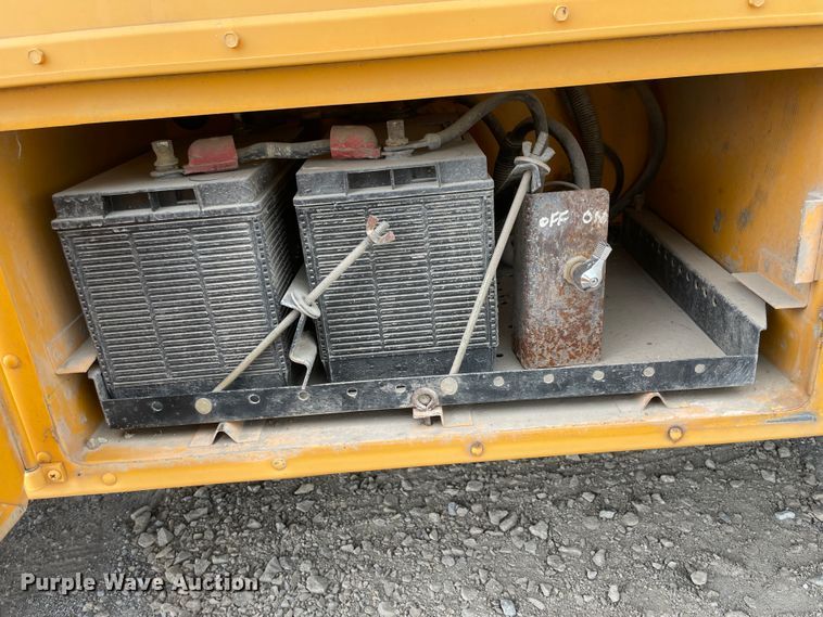 image for item IR9539 1996 Chevrolet C7500  school bus