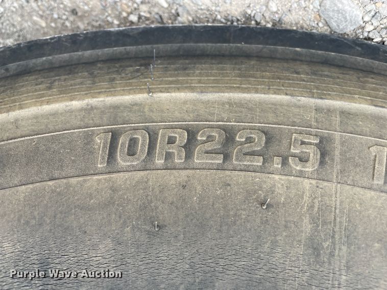 image for item IR9539 1996 Chevrolet C7500  school bus