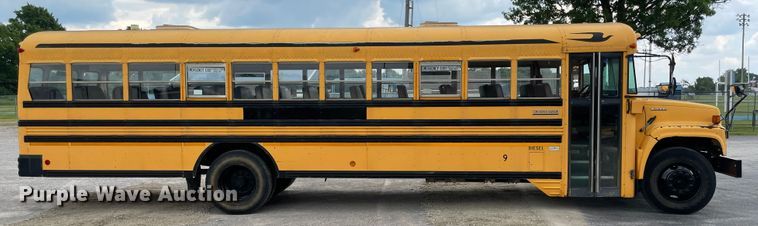 image for item IR9540 1998 Chevrolet C7500  school bus