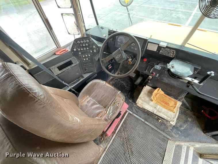 image for item IR9540 1998 Chevrolet C7500  school bus