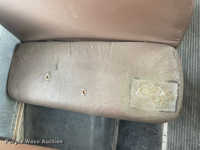 image for item IR9540 1998 Chevrolet C7500  school bus