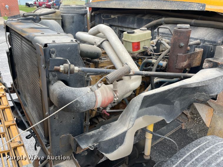 image for item IR9540 1998 Chevrolet C7500  school bus