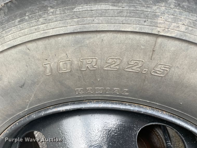 image for item IR9540 1998 Chevrolet C7500  school bus