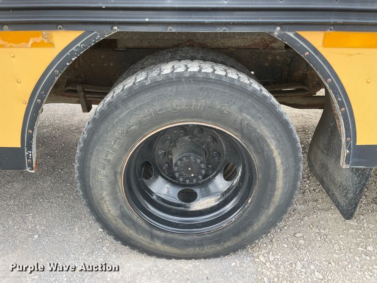 image for item IR9540 1998 Chevrolet C7500  school bus