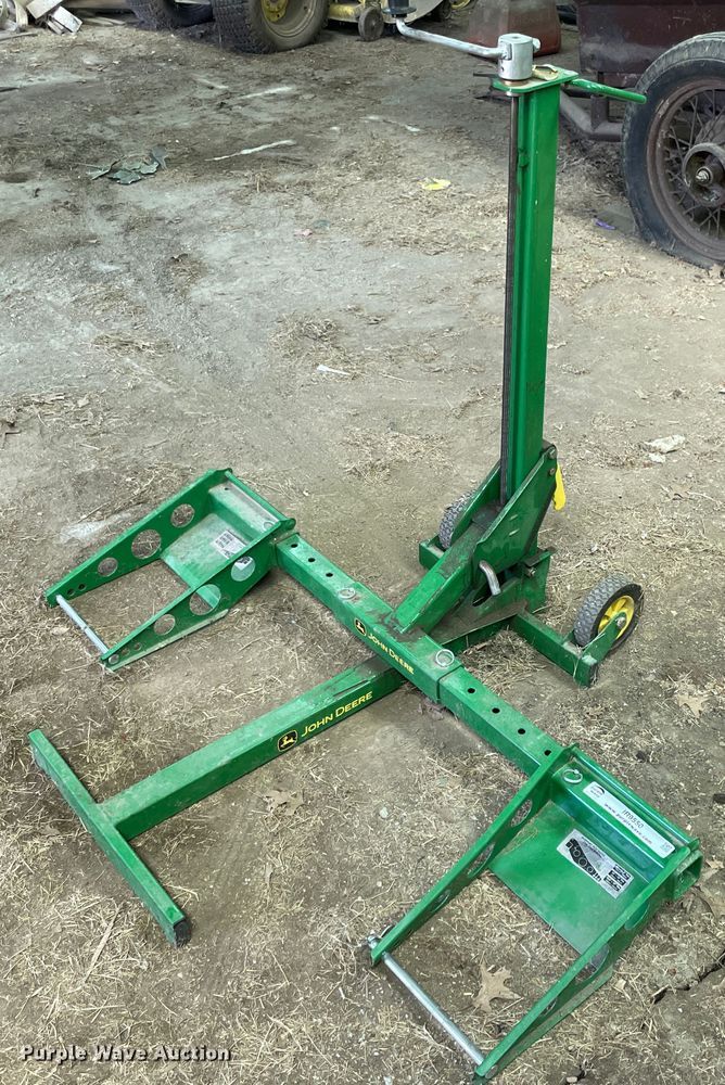 image for item IR9550 John Deere  mower jackstand