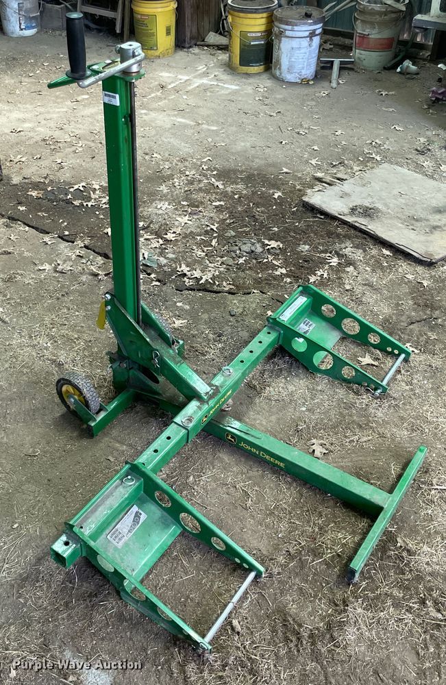 image for item IR9550 John Deere  mower jackstand