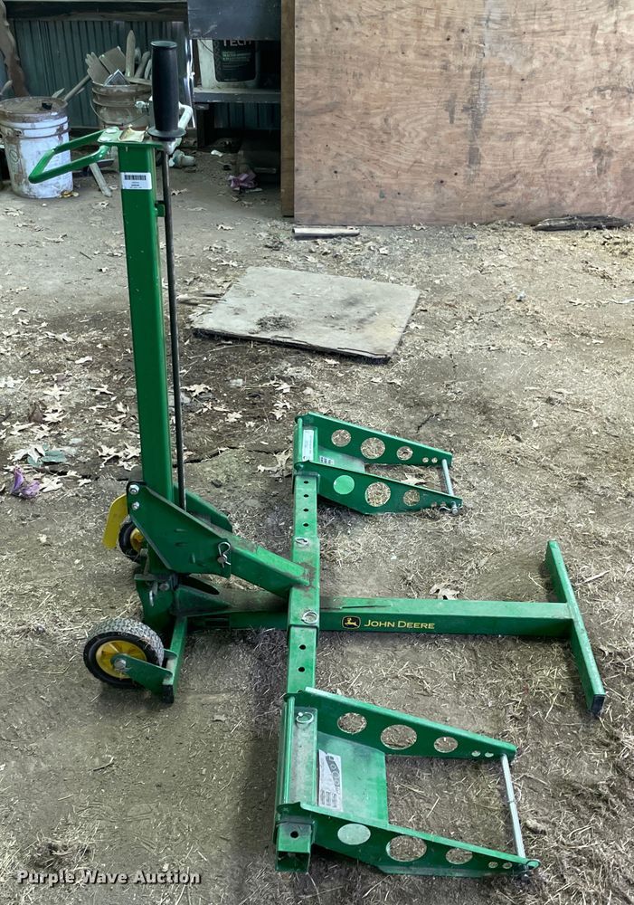 image for item IR9550 John Deere  mower jackstand