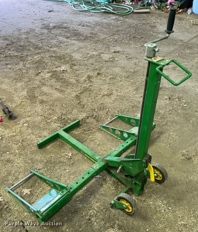 image for item IR9550 John Deere  mower jackstand