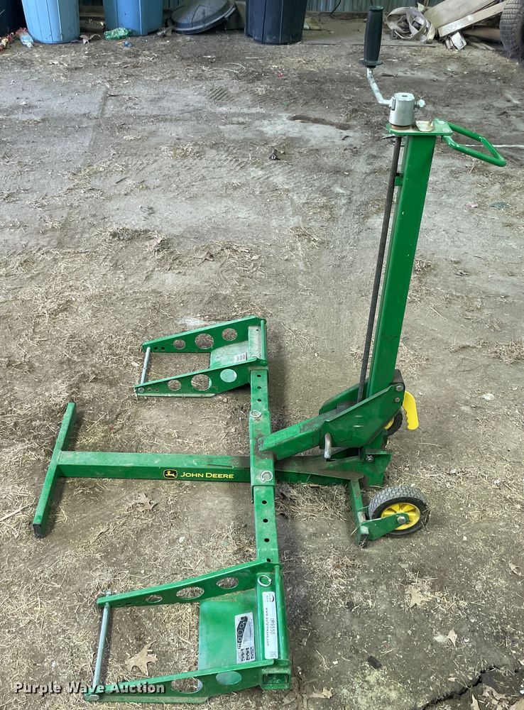 image for item IR9550 John Deere  mower jackstand