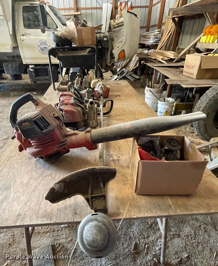 image for item IR9553 Lawn and garden equipment