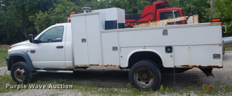 image for item IT9217 2009 Dodge Ram 5500HD  utility / service truck