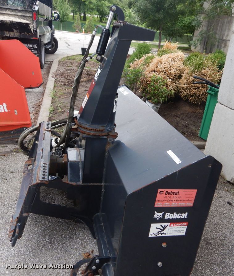 image for item IT9227 2008 Bobcat SBX240  72"W skid steer snow blower