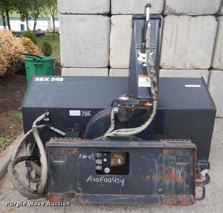 image for item IT9227 2008 Bobcat SBX240  72"W skid steer snow blower