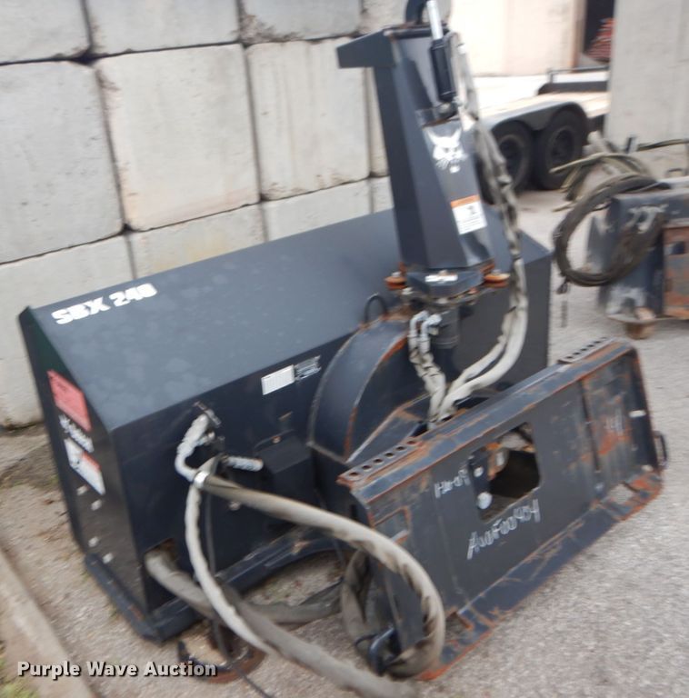 image for item IT9227 2008 Bobcat SBX240  72"W skid steer snow blower
