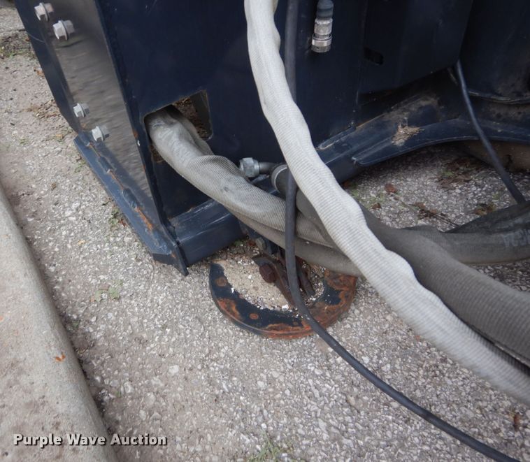 image for item IT9227 2008 Bobcat SBX240  72"W skid steer snow blower