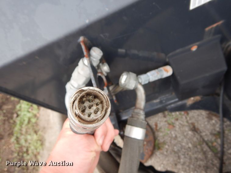 image for item IT9227 2008 Bobcat SBX240  72"W skid steer snow blower