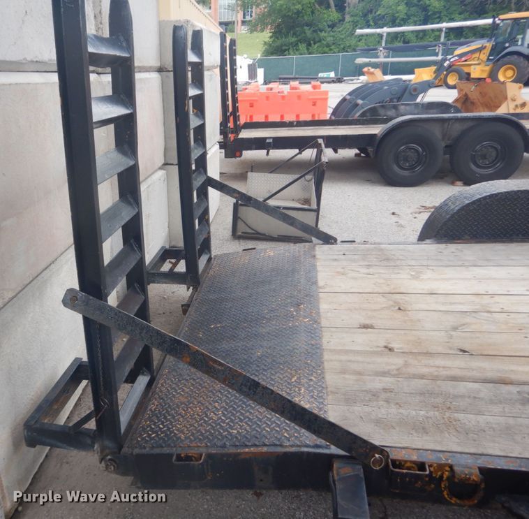 image for item IT9229 2001 Mac-lander 18TSLWB  equipment trailer