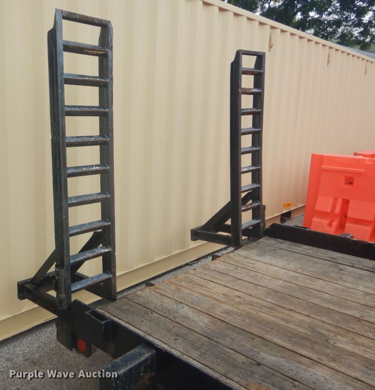 image for item IT9231 2003 Cronkhite 2900EWA  equipment trailer