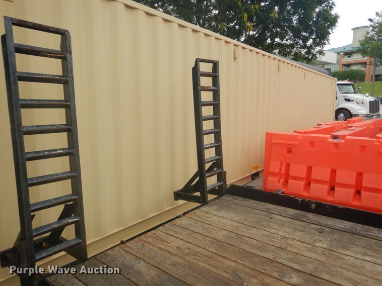 image for item IT9231 2003 Cronkhite 2900EWA  equipment trailer