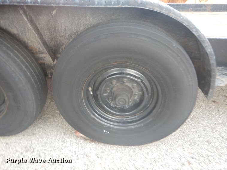 image for item IT9231 2003 Cronkhite 2900EWA  equipment trailer