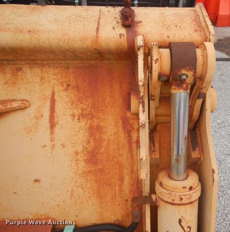 image for item IT9232 JRB 444H  four-in-one loader bucket