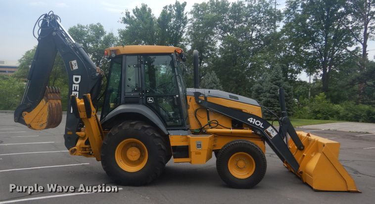 image for item IT9235 2015 John Deere 410L  backhoe