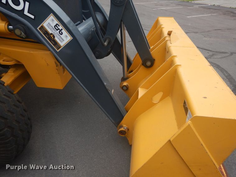 image for item IT9235 2015 John Deere 410L  backhoe