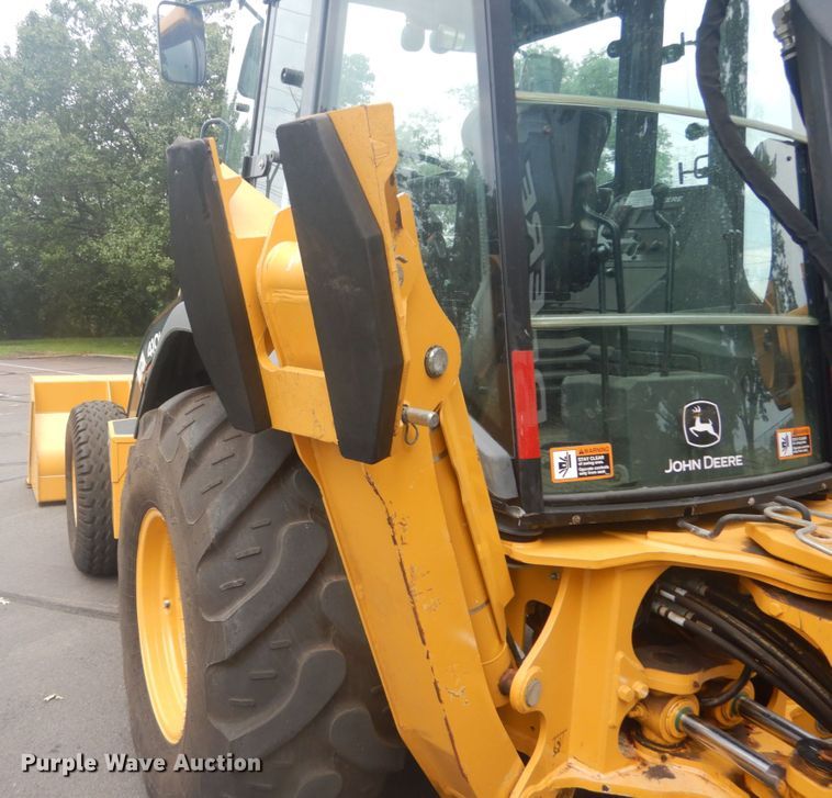 image for item IT9235 2015 John Deere 410L  backhoe