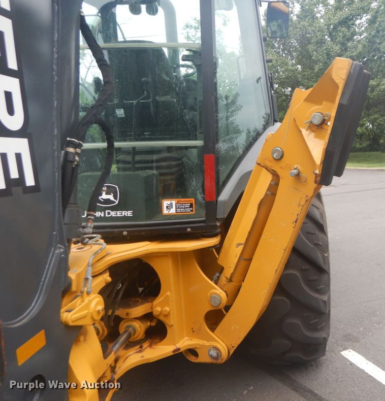 image for item IT9235 2015 John Deere 410L  backhoe