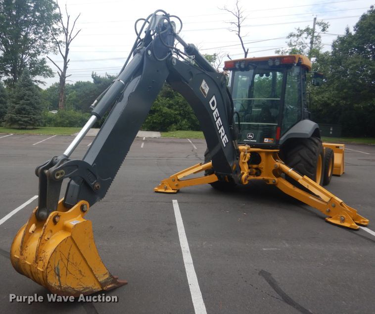 image for item IT9235 2015 John Deere 410L  backhoe