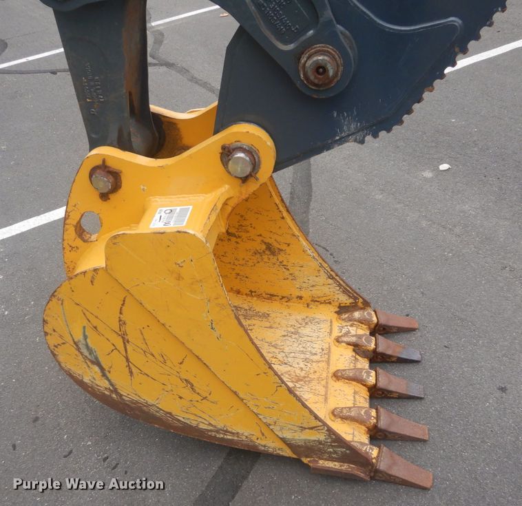 image for item IT9235 2015 John Deere 410L  backhoe