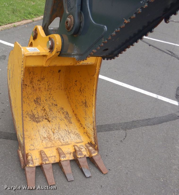 image for item IT9235 2015 John Deere 410L  backhoe