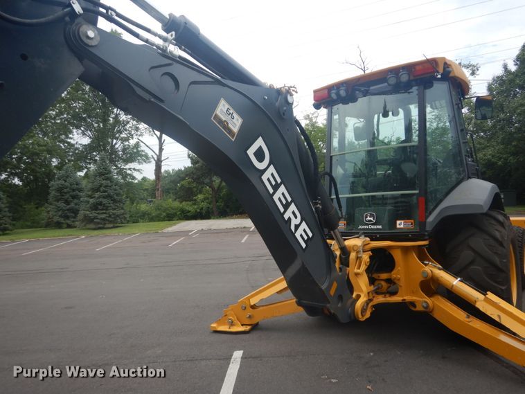 image for item IT9235 2015 John Deere 410L  backhoe