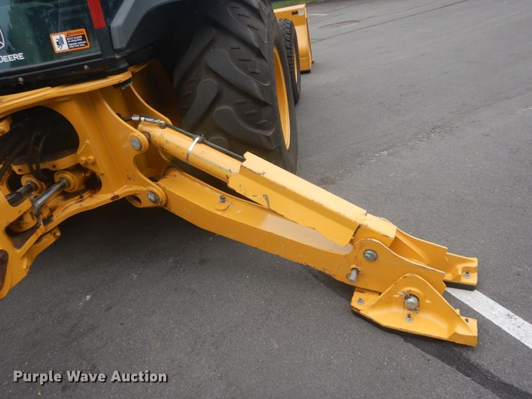 image for item IT9235 2015 John Deere 410L  backhoe