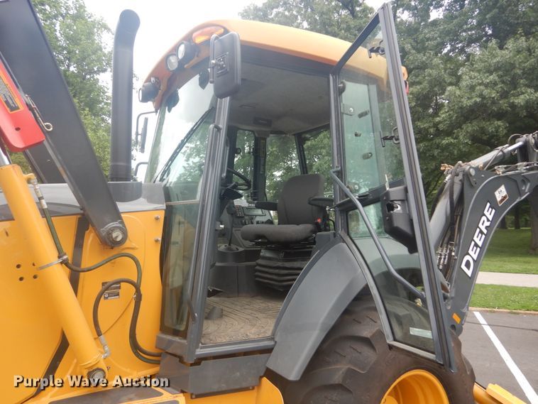 image for item IT9235 2015 John Deere 410L  backhoe